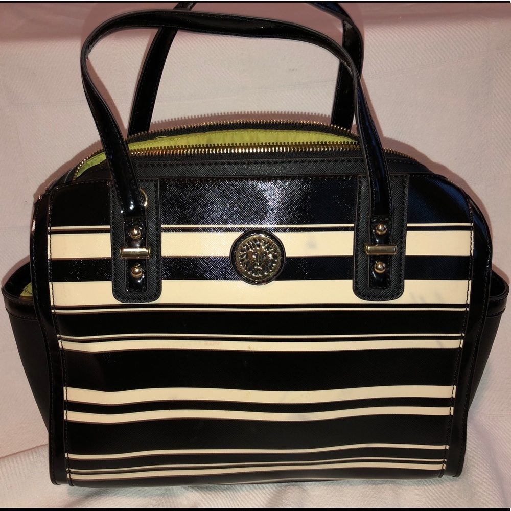 Black and White Striped Anne Klein Handbad